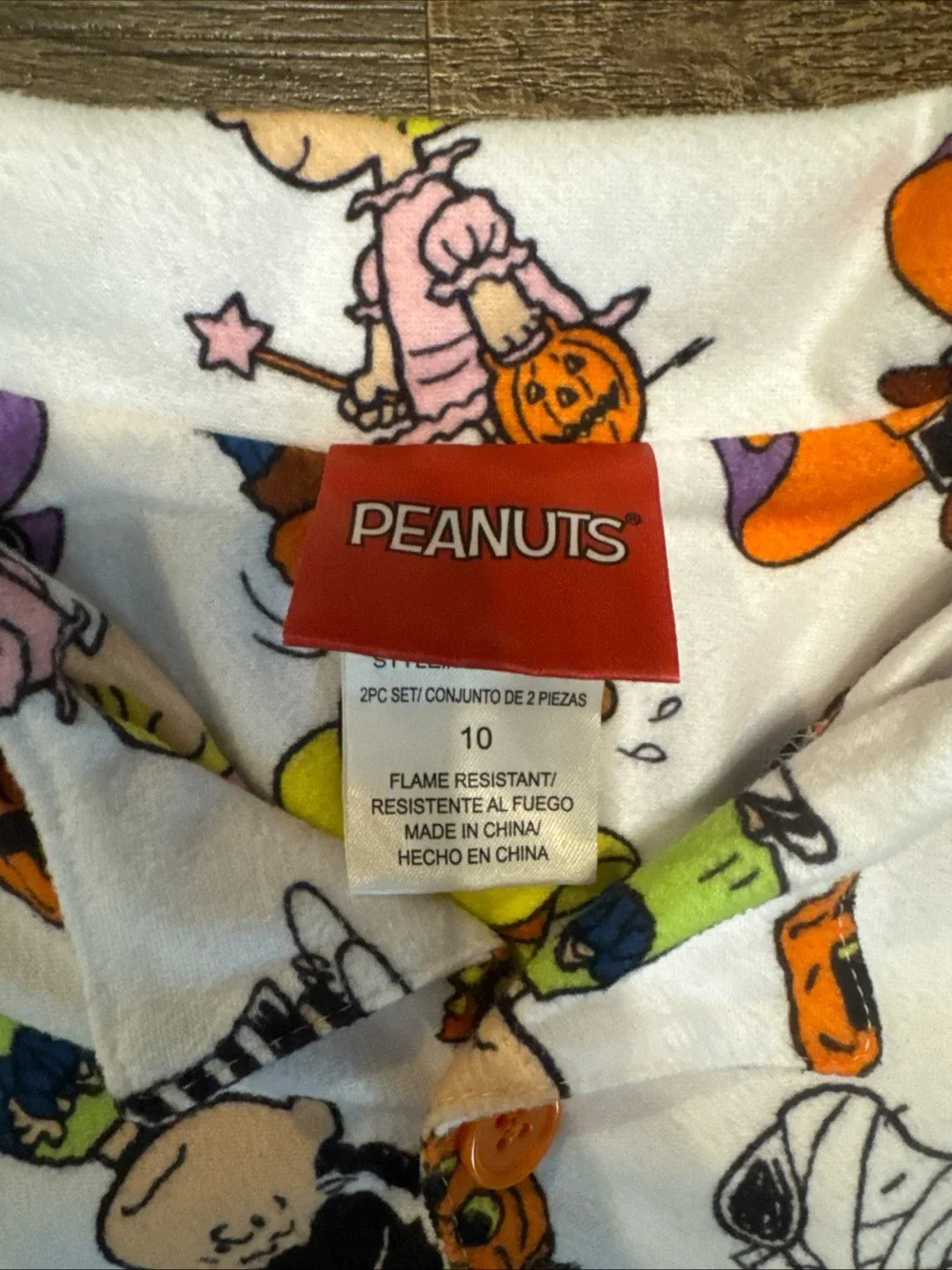 Peanuts fun white